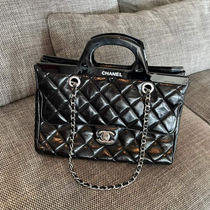 Picture of Chanel Handbags 2 _SKUfw239828009fw